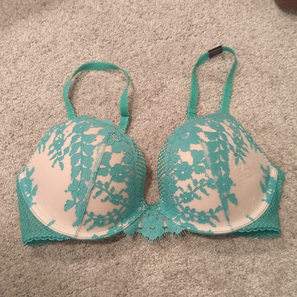 Victoria's secret push up bra 34C - Picture 1 of 4